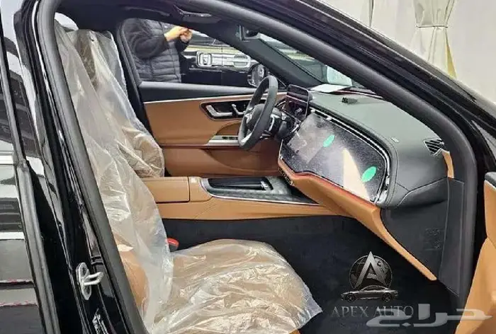 مرسيدس E300 2025 AMG Line نايت باكج اصفار 10