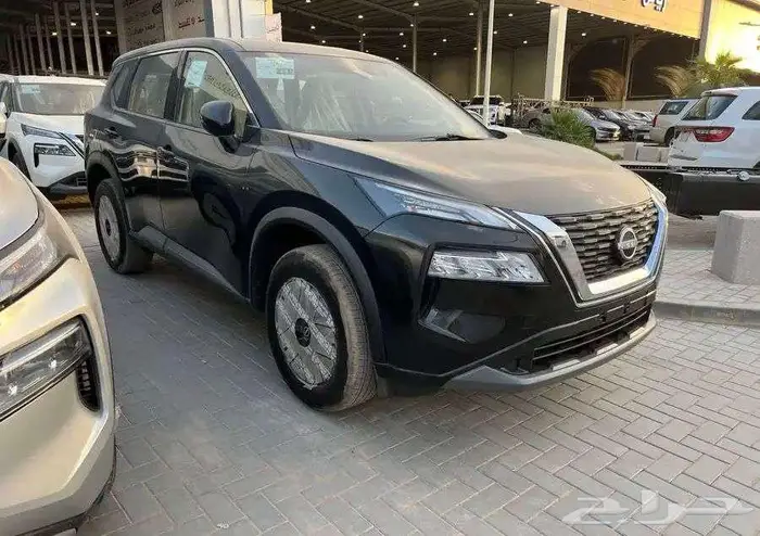 نيسان اكس تريل 7 مقاعد دفع رباعي نص فل 2025 3