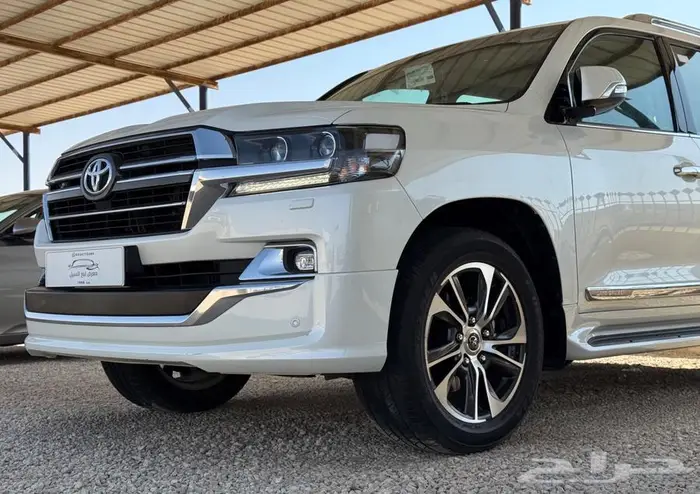 لاندكروزر GXR 2020 تورنق سعودي ماشي 72 فقط 21
