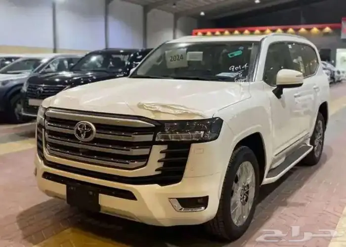 تويوتا لاندكروزر GXR3 بنزين 2025 اصفار 15