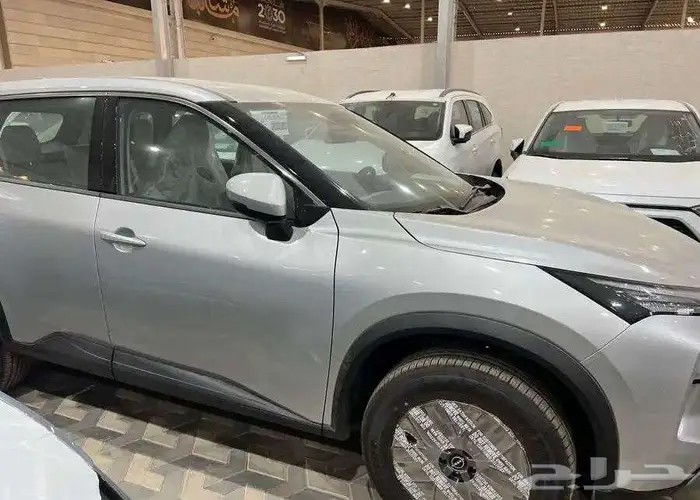 نيسان اكس تريل 7 مقاعد دفع رباعي نص فل 2025 8