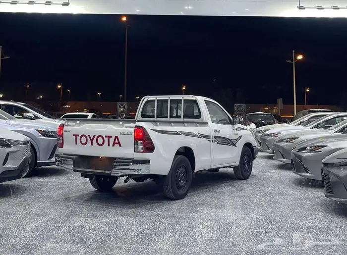 هايلوكس GLX غمارة بدون دبل بنزين 2025 سعودي 1