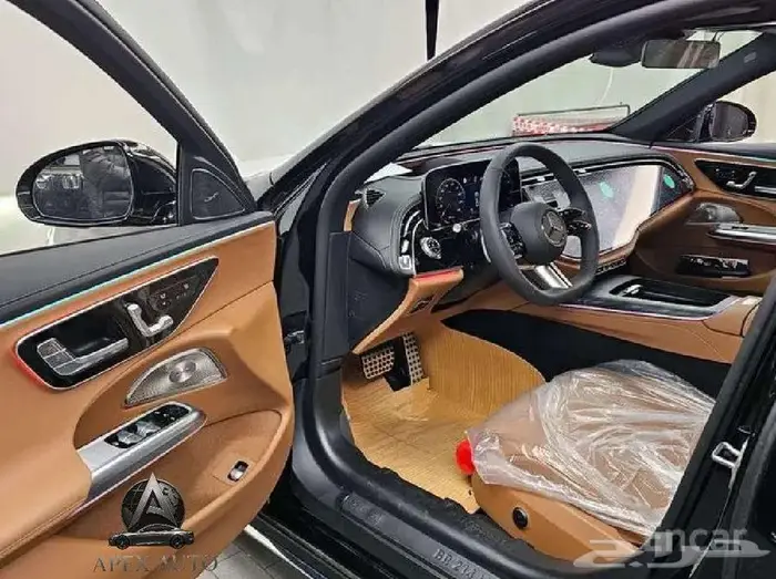 مرسيدس E300 2025 AMG Line نايت باكج اصفار 5