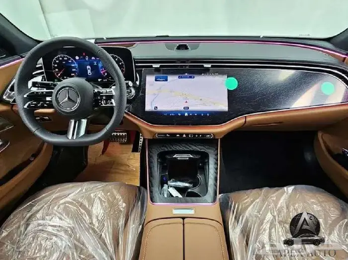 مرسيدس E300 2025 AMG Line نايت باكج اصفار 12