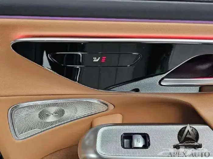 مرسيدس E300 2025 AMG Line نايت باكج اصفار 14