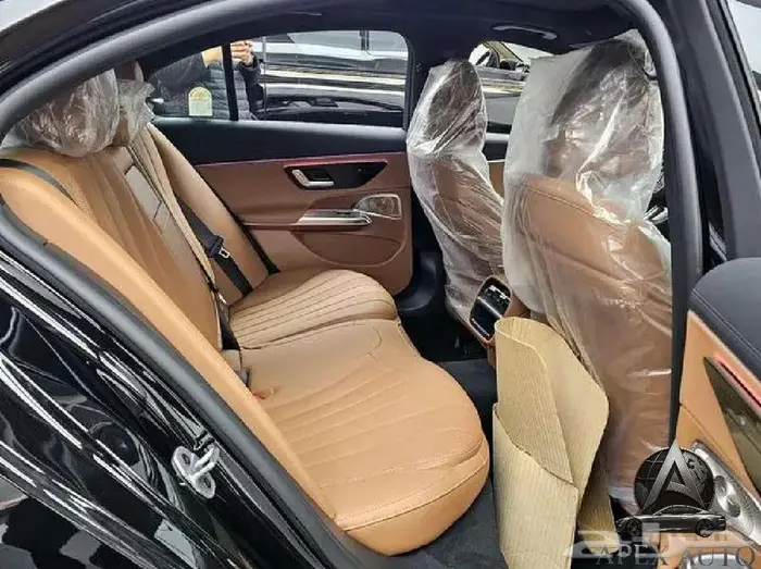 مرسيدس E300 2025 AMG Line نايت باكج اصفار 17