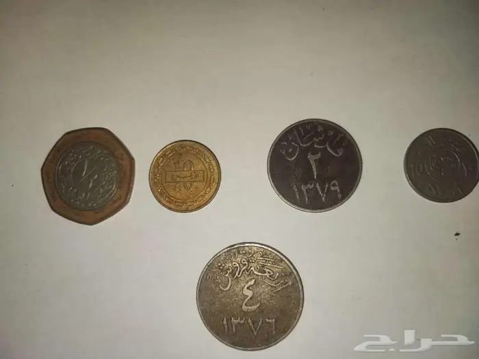 مقتنيات فضية قديمة وعملات قديمة 1