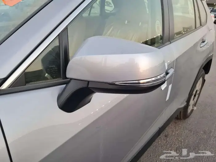 تويوتا راف فور XLE هايبرد 2025 - عروض الأقساط 12