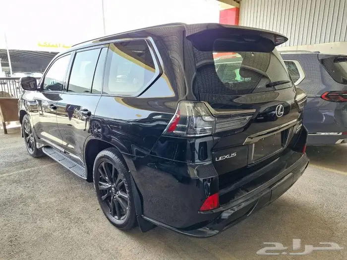 لكزس LX570 موديل 2019 بلاك اديشن وكاله 17