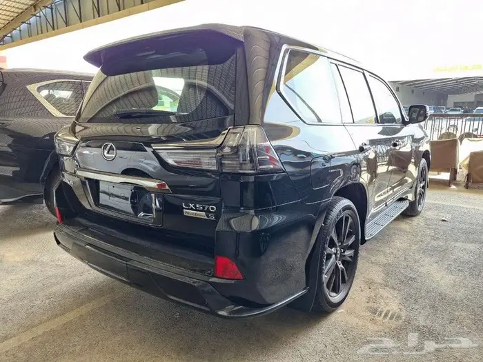لكزس LX570 موديل 2019 بلاك اديشن وكاله 16