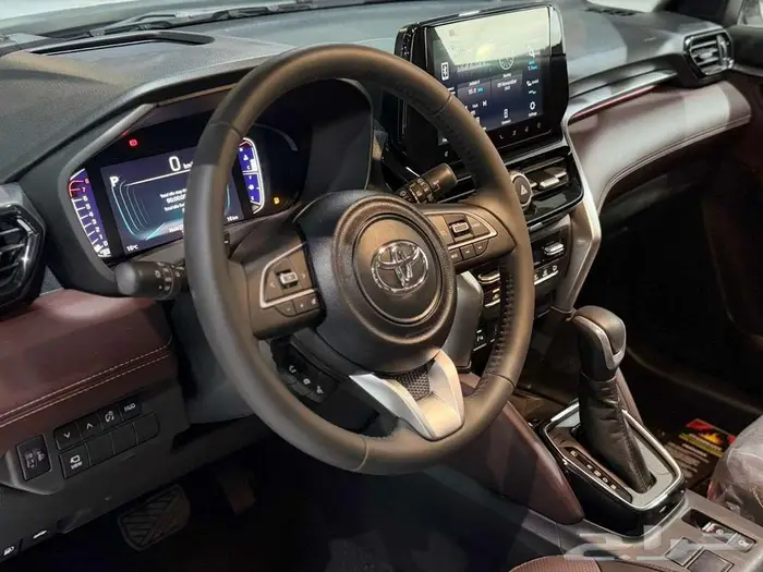 اوربان كروزر فل كامل ابيض سقف اسود بنزين 2026 18