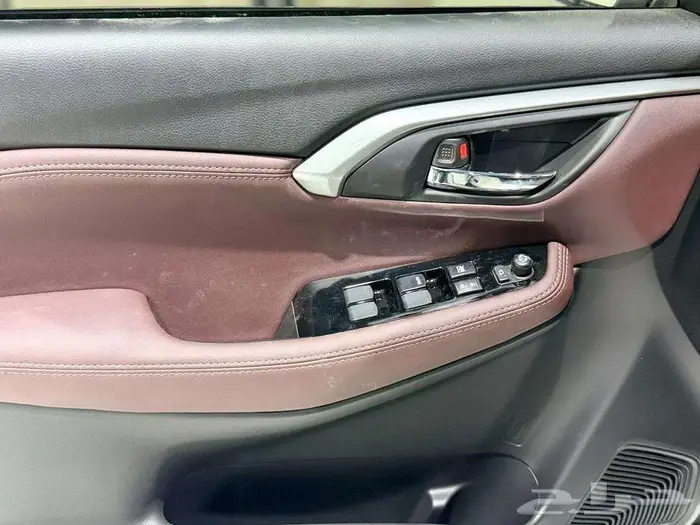 اوربان كروزر فل كامل ابيض سقف اسود بنزين 2026 22