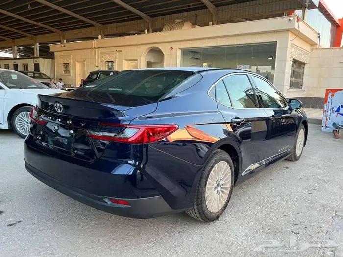 تويوتا كامري ال اي بنزين 2025 كاش واقساط ودفعتين 9