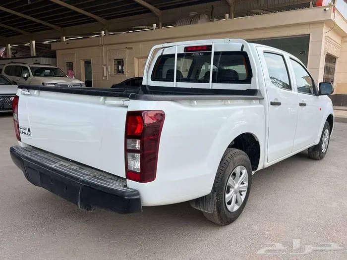 ايسوزو دي ماكس غمارتين ستاندرد موديل 2025 صادر لوحات اقل سعر 4