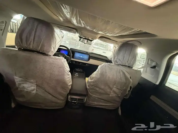 فورد تورس ترند نص الفل لون اسود 2026 كاش واقساط 7