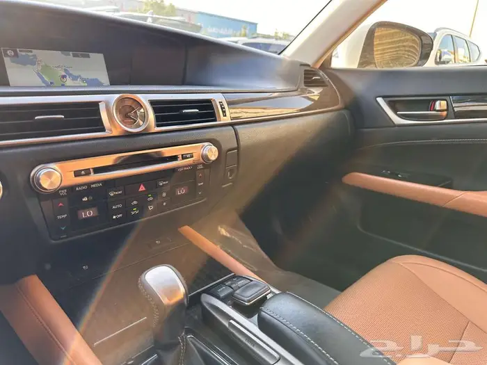 لكزس GS350 2018 16