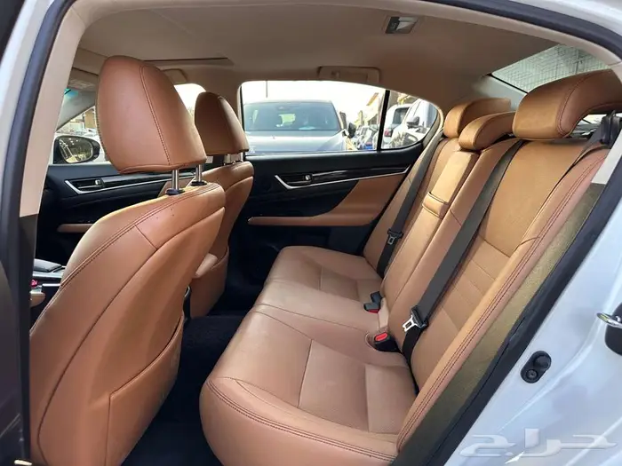 لكزس GS350 2018 37