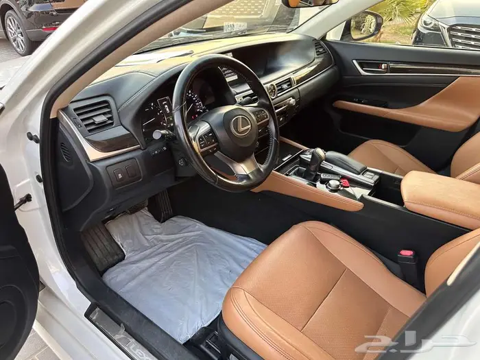 لكزس GS350 2018 39