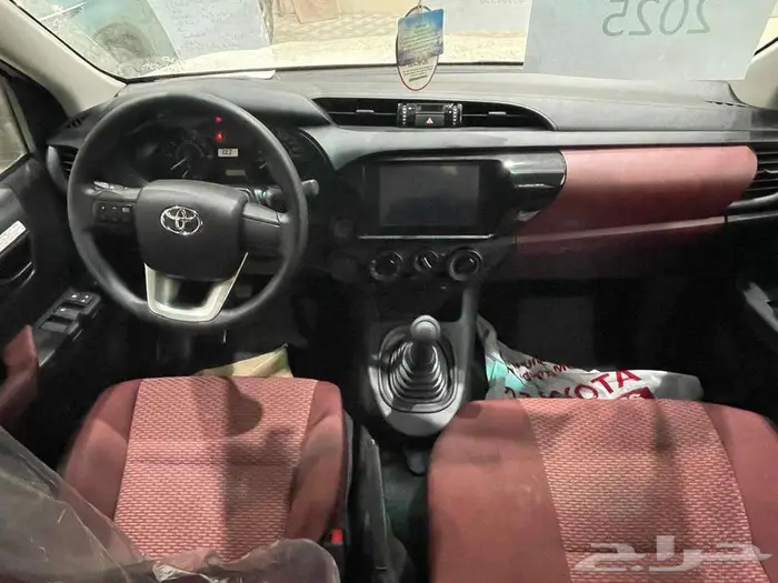 تويوتا هايلوكس GL غمارتين بدون دبل ديزل قير عادي 2025 7