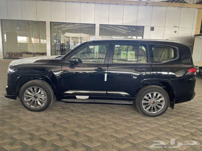 جي اكس ار L4 موديل 2025 بنزين بريمي اللون اسود 4