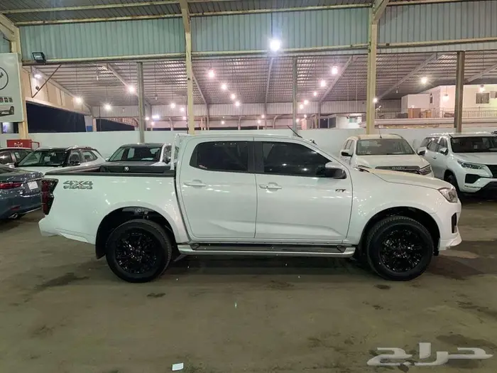 ايسوزو ديماكس غمارتين موديل 2026 GT 4