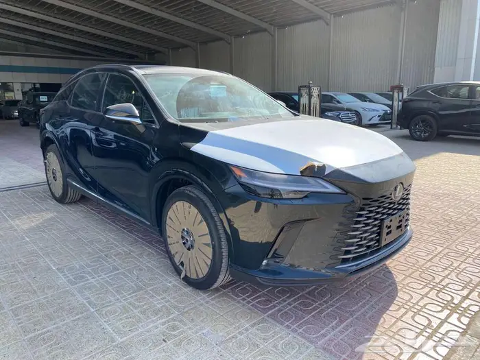 لكزس RX350 BB 2025 ابيض -اسود - تيتانيوم سعودي 1