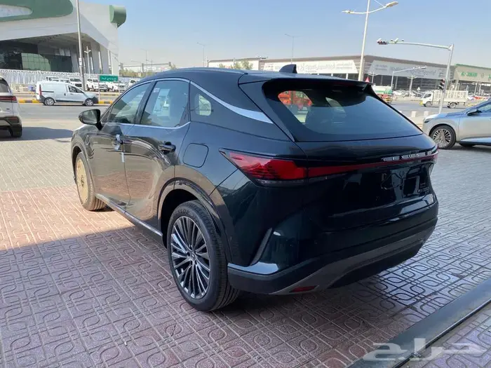 لكزس RX350 BB 2025 ابيض -اسود - تيتانيوم سعودي 5