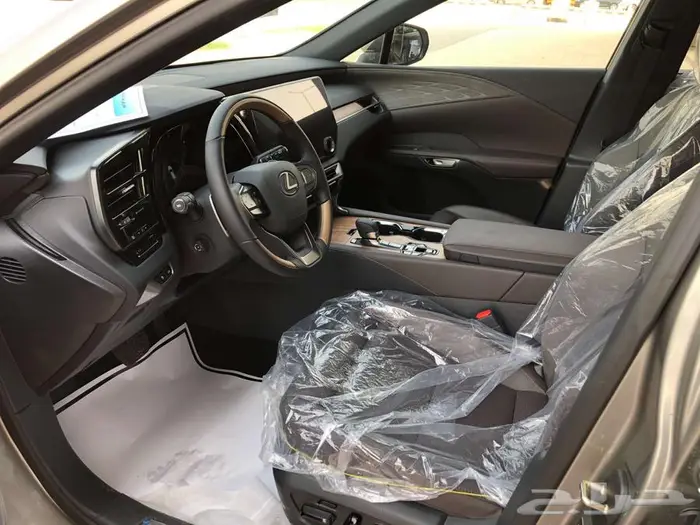 لكزس RX350 BB 2025 ابيض -اسود - تيتانيوم سعودي 23