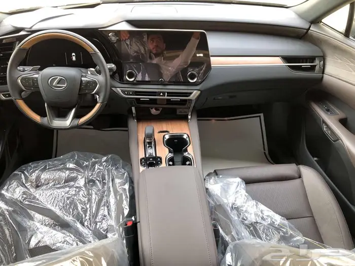 لكزس RX350 BB 2025 ابيض -اسود - تيتانيوم سعودي 27