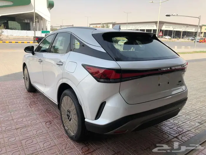 لكزس RX350 BB 2025 ابيض -اسود - تيتانيوم سعودي 12