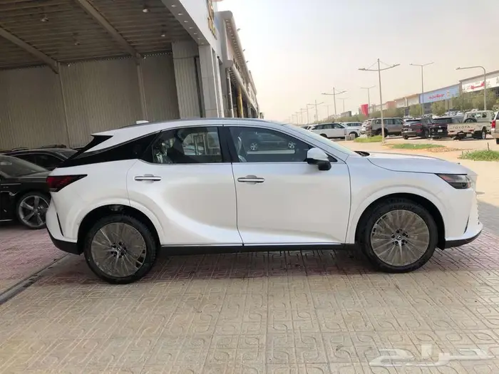لكزس RX350 BB 2025 ابيض -اسود - تيتانيوم سعودي 11