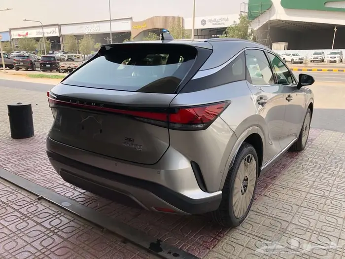 لكزس RX350 BB 2025 ابيض -اسود - تيتانيوم سعودي 20