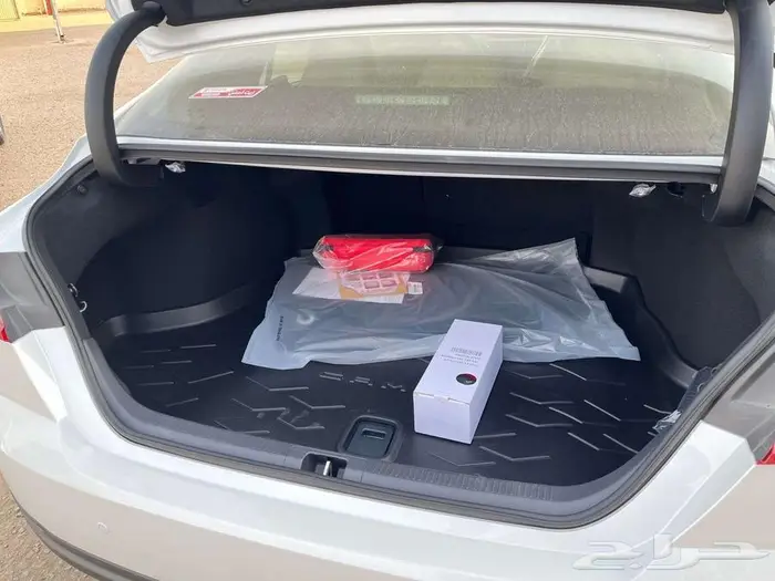 تويوتا كامري E 2025 7