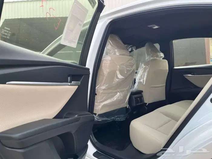 تويوتا كامري E 2025 6