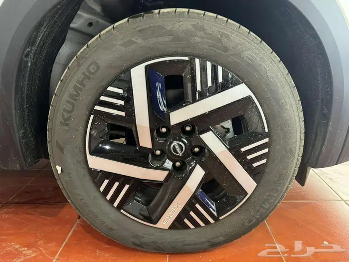 نيسان كيكس 2025 استاندرد 14