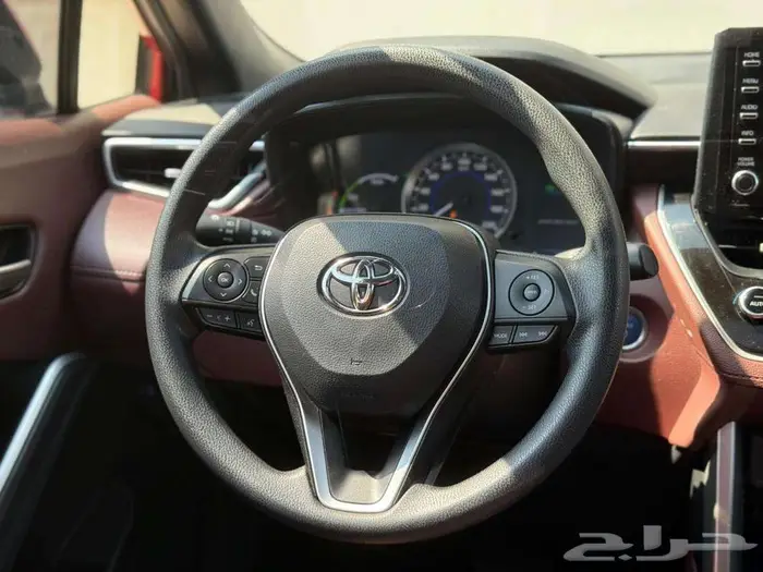 تويوتا كرولا كروس موديل 2022 ممشي 15 الف كيلو 10