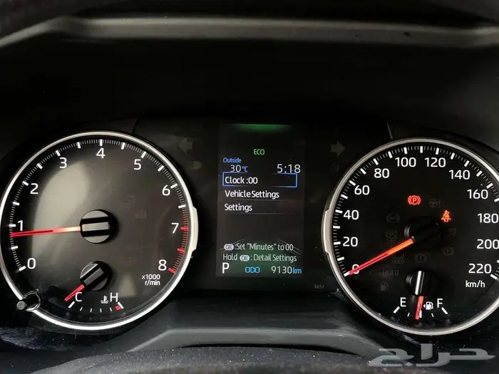 تويوتا راف فور XLE بنزين 2025 فتحة فضي شبه جديد 2