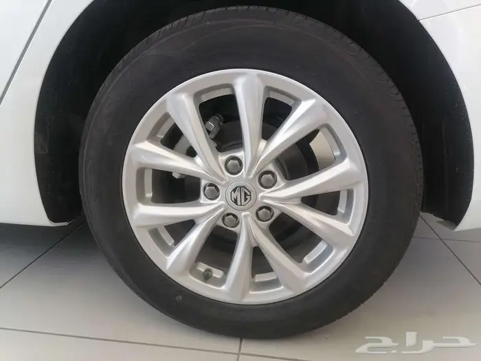 MG5 STD 1.5L 2025 15