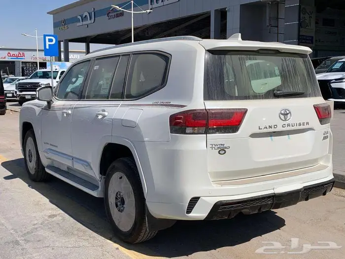 جكسار S الساير فل كامل 2025 ابيض 5