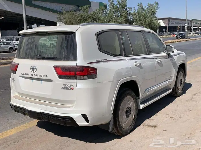 جكسار S الساير فل كامل 2025 ابيض 4