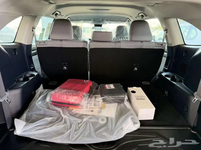 تويوتا هايلاندر LE دفع رباعي هايبرد 2025 12