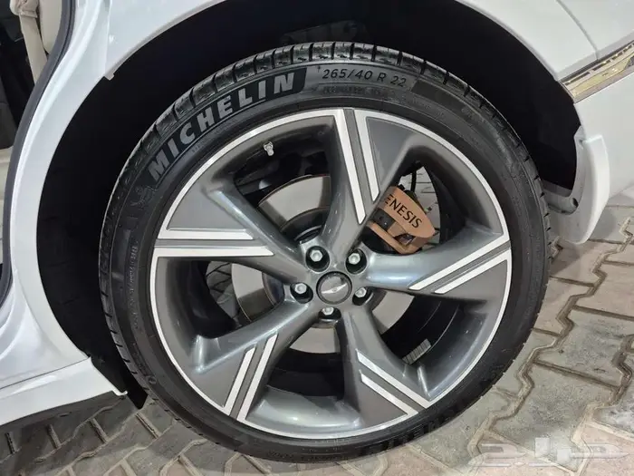 جينيسيس GV80-2024 سلندر6-ممشى 30الف KM 12