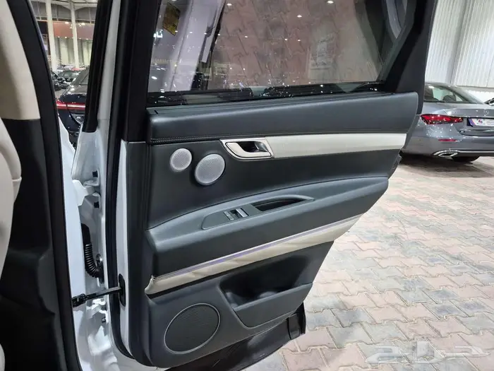 جينيسيس GV80-2024 سلندر6-ممشى 30الف KM 33