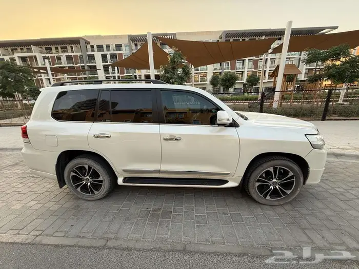 لاند كروزر فكسار 5.7 وارد امريكا لوحات امراتيه 7