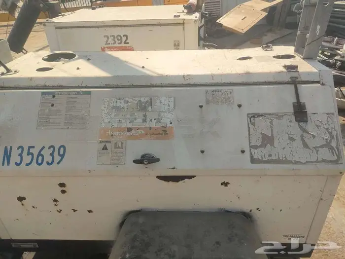 معدات ابراج اضاءه للبيع بحاله جيده 4