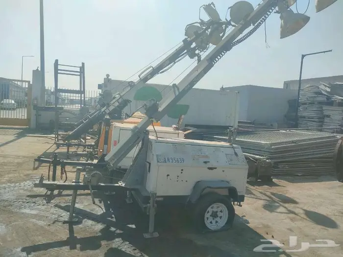 معدات ابراج اضاءه للبيع بحاله جيده 5