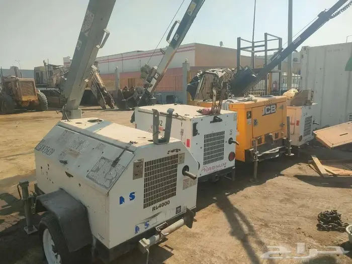 معدات ابراج اضاءه للبيع بحاله جيده 2