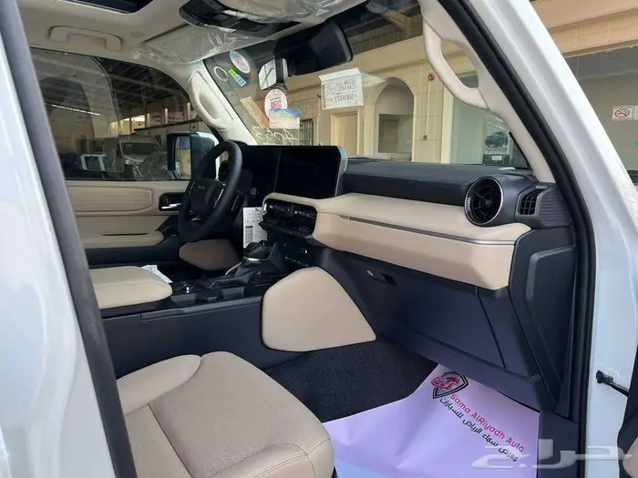 تويوتا برادو 2025 VXL3 سقف بانوراما بنزين فل كامل سعودي 5