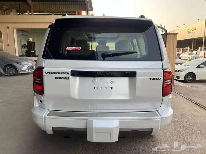 تويوتا برادو 2025 VXL3 سقف بانوراما بنزين فل كامل سعودي 4