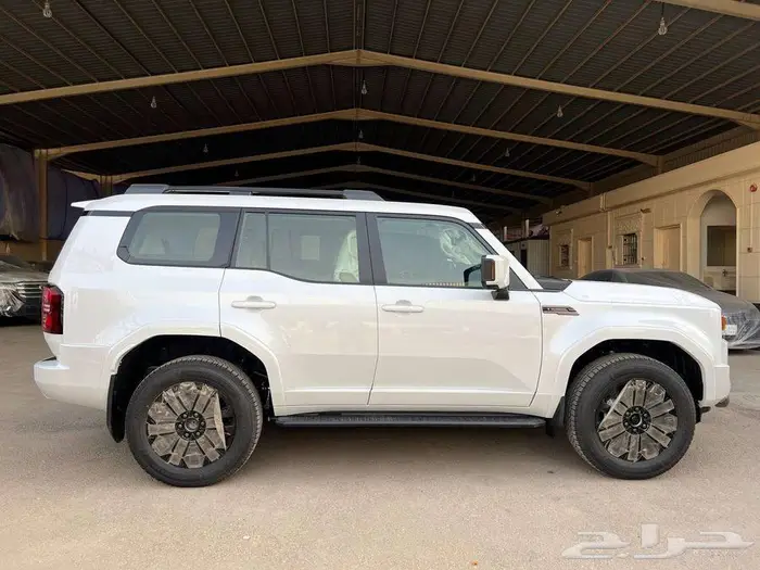 تويوتا برادو 2025 VXL3 سقف بانوراما بنزين فل كامل سعودي 3